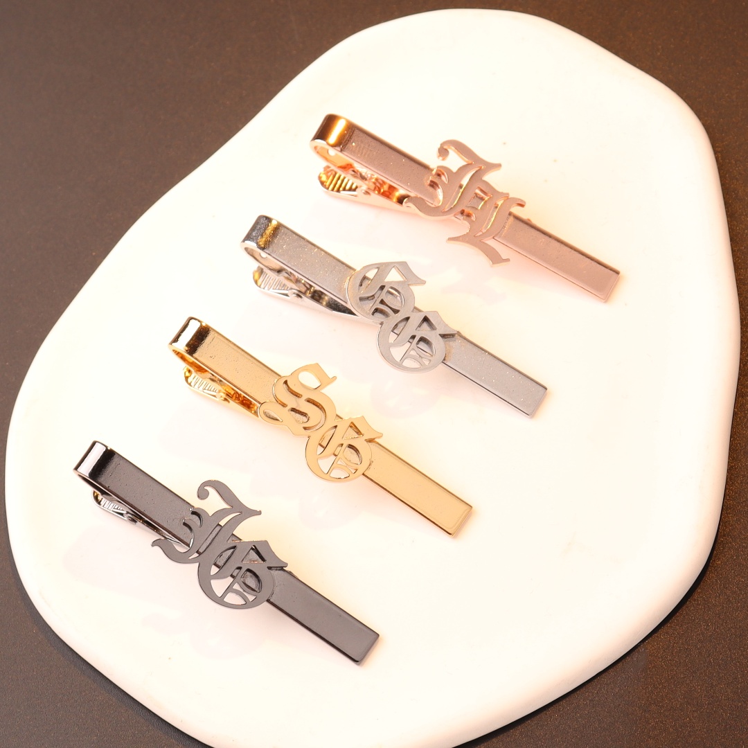 Spinka do krawata z inicjałami – Tuxedo Lapel Pin recenzja i cena